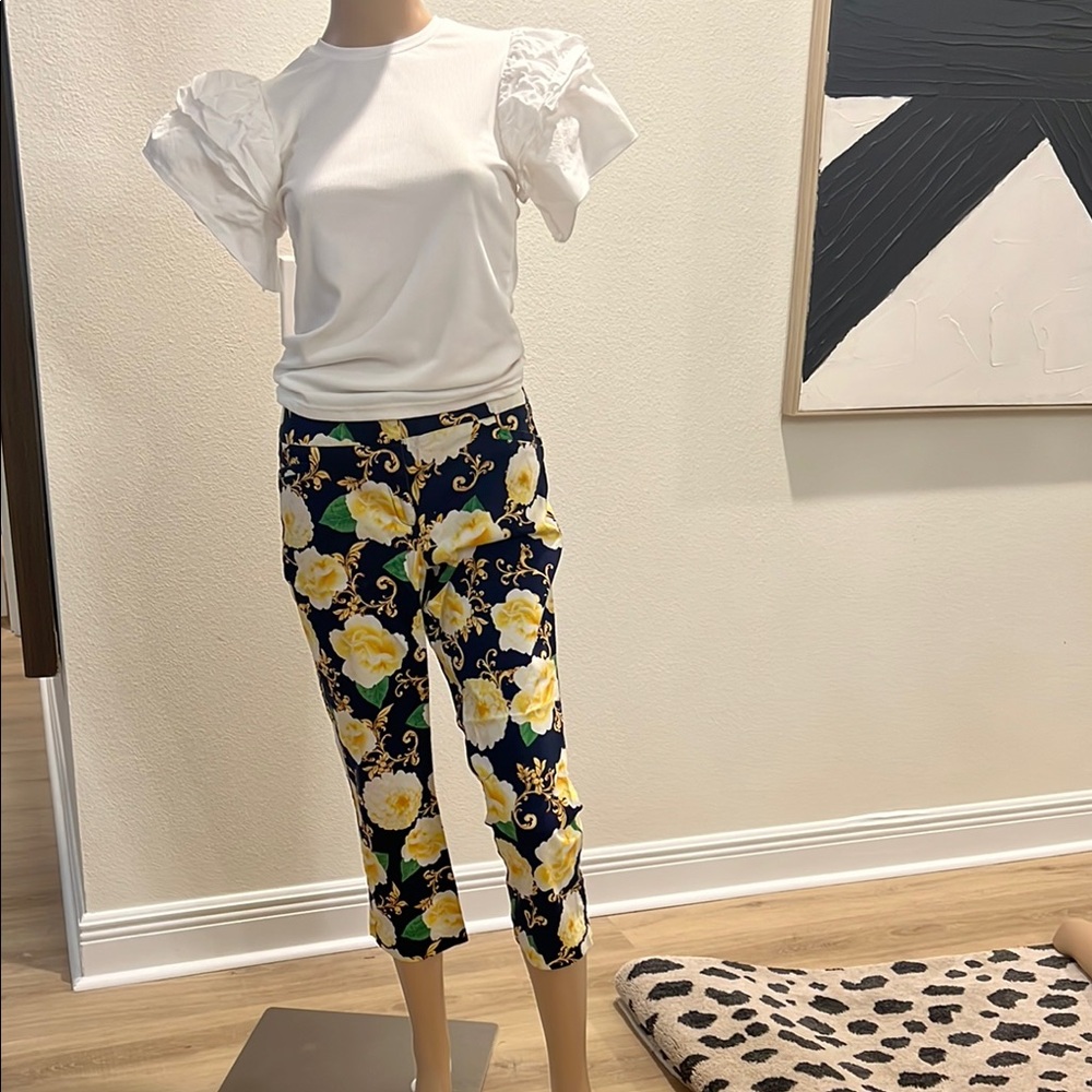 Floral Print Women's Pants (Croppped)